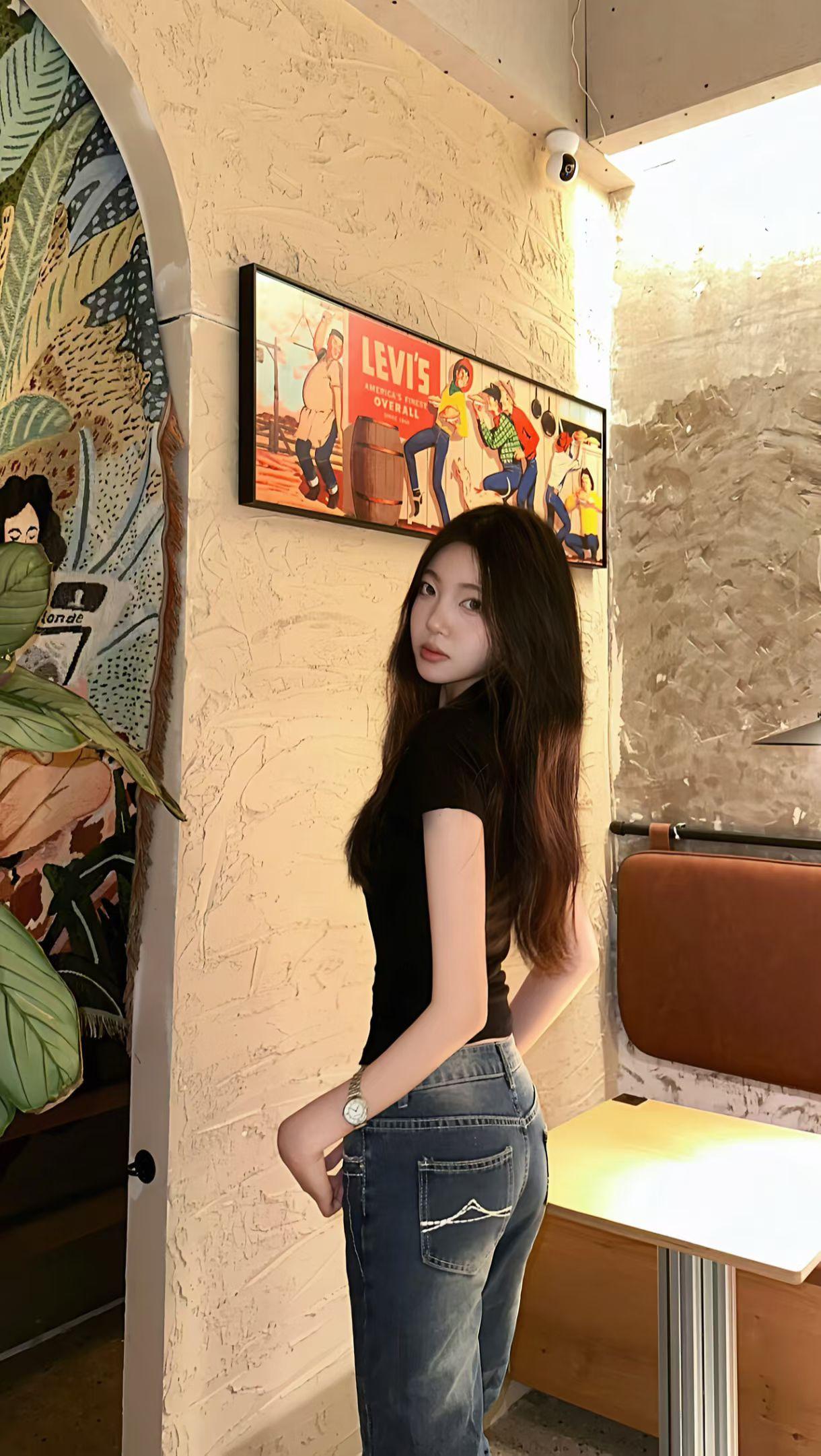 175高颜值模特生活照