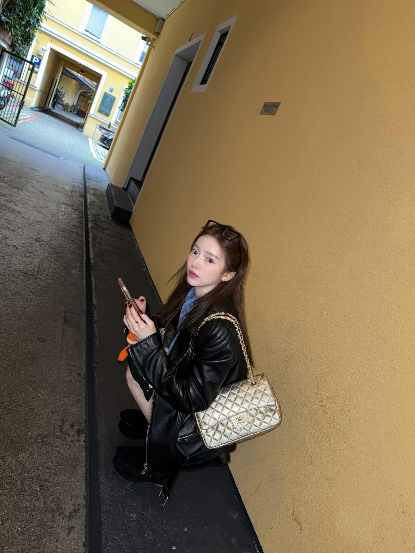 洪智允近期私服穿搭 