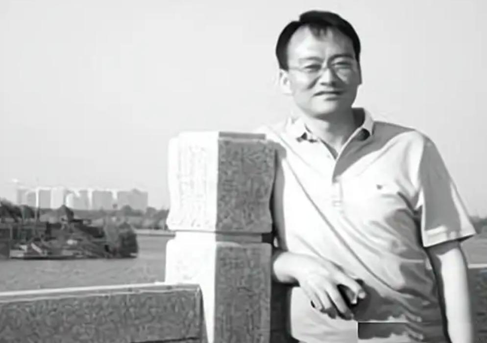 老子是中国人，凭什么跪你个韩国人？”1995年，韩国老板要求全体中国员工给她下跪