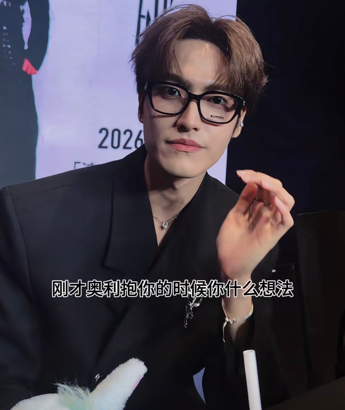 其实江信息也吓得要死 