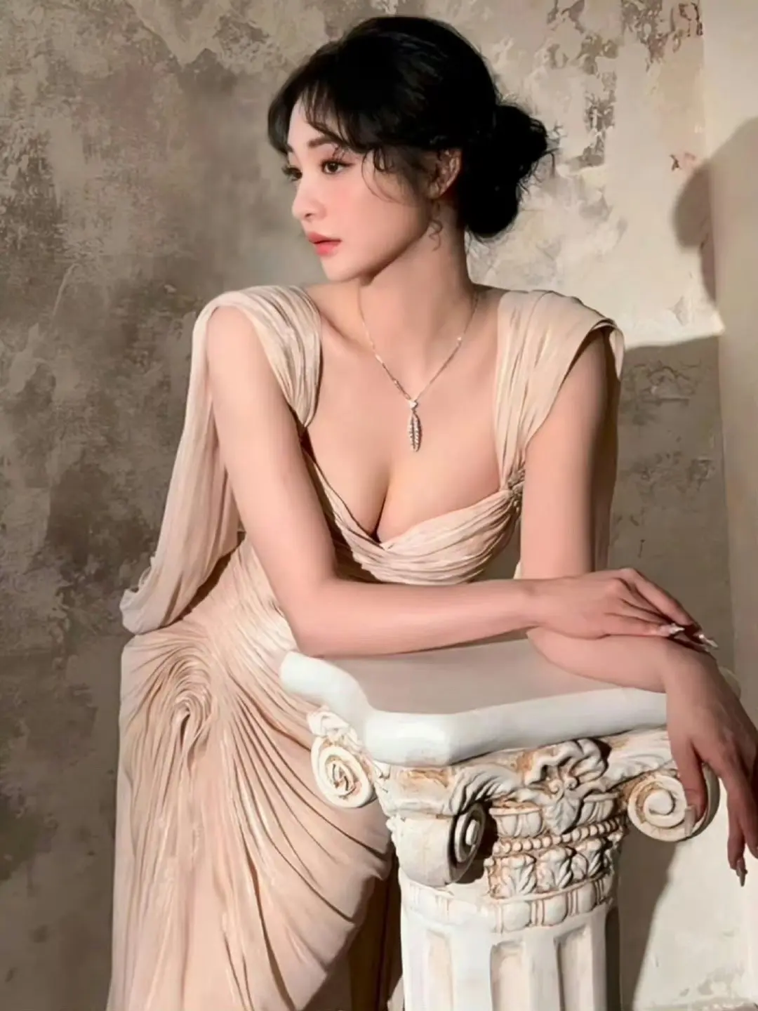周洁琼。