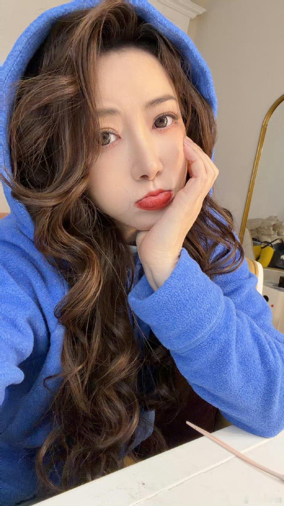 陈紫函回应状态好 陈紫函回应出道二十多如一日 出道二十多年状态依旧在线，陈紫函分