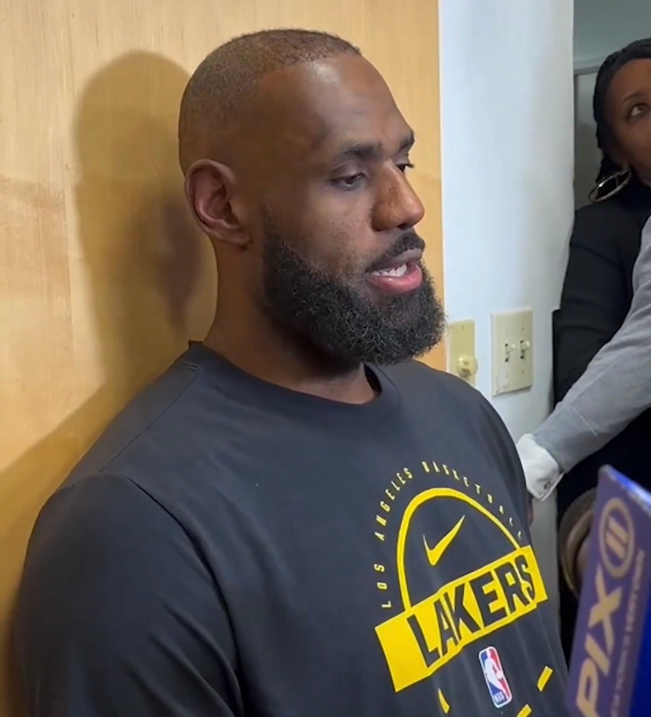 詹姆斯表示，在麦迪逊广场花园打球对他整个职业生涯来说意义非凡：“这里是纽约市的篮