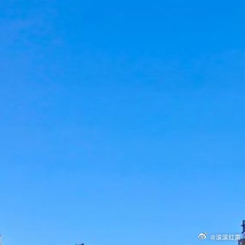 今日的取景框里全是美好，合上相机，和世界道一声温柔晚安。 