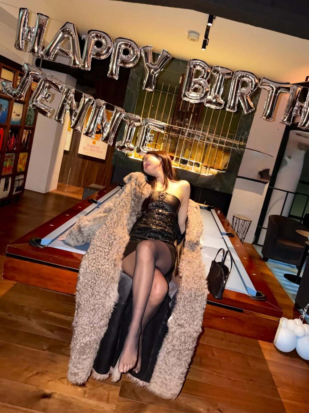 Jennie这俩张，直戳我的喜好点~~我喜欢的顶级诱受类型