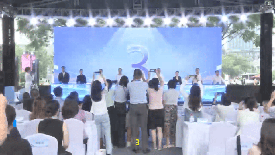 #多国大使游成都点赞中国支付创新#越来越方便了，移动支付已成为生活中的不可或缺的
