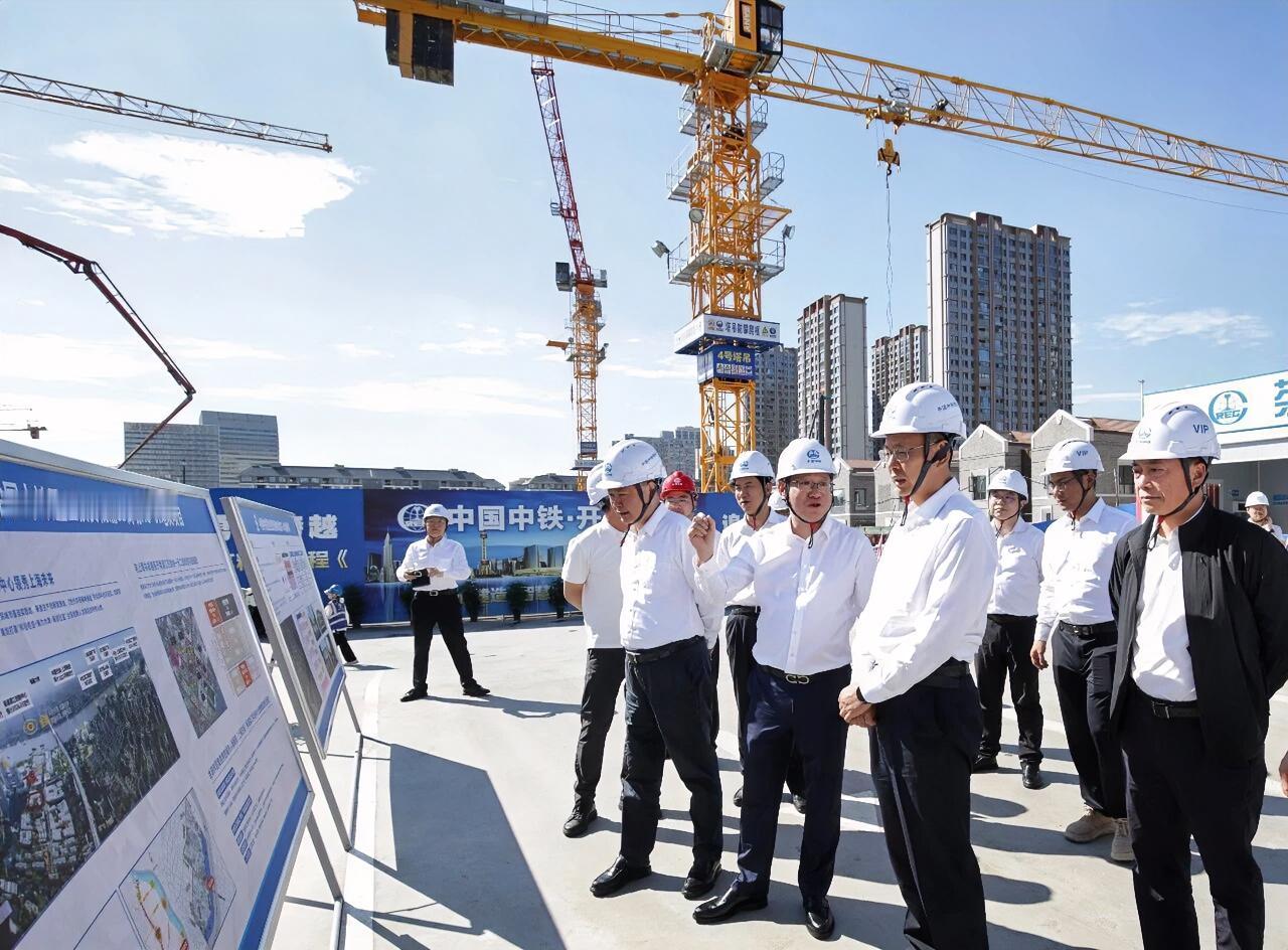 6月9日，中国中铁党委书记、董事长陈文健到中铁置业上海公司开展工作调研。中国中铁