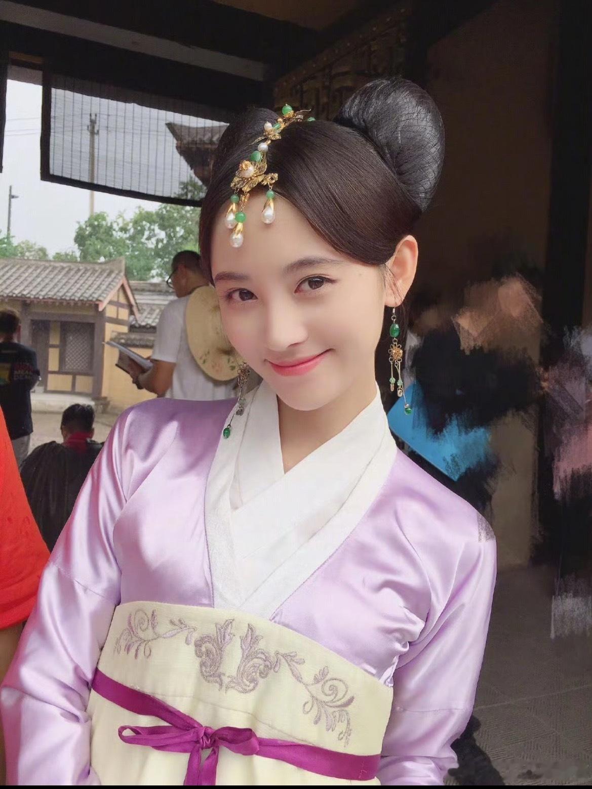 白月光韩芸汐八周年啦 
