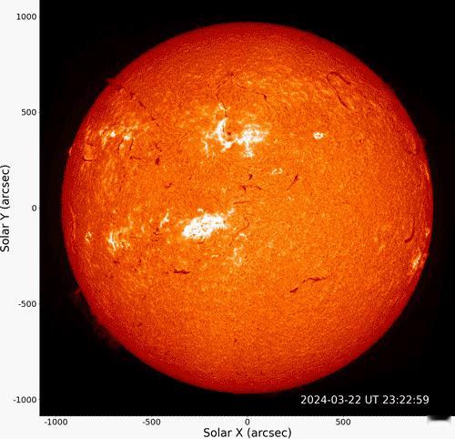 3月25日和3月26日，双重太阳耀斑正在转向地球，将引发地磁风暴。地磁暴是一种地