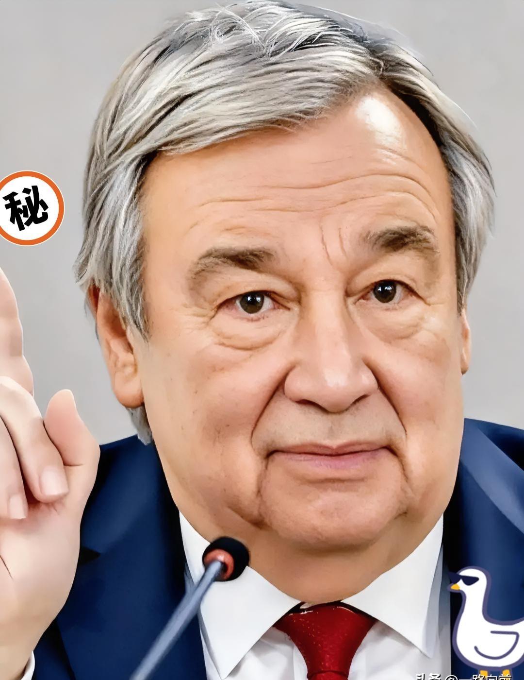 扶梯一停，提词器黑了，全场安静三秒——没人摔话筒，也没人骂街，但全世界都看见了。