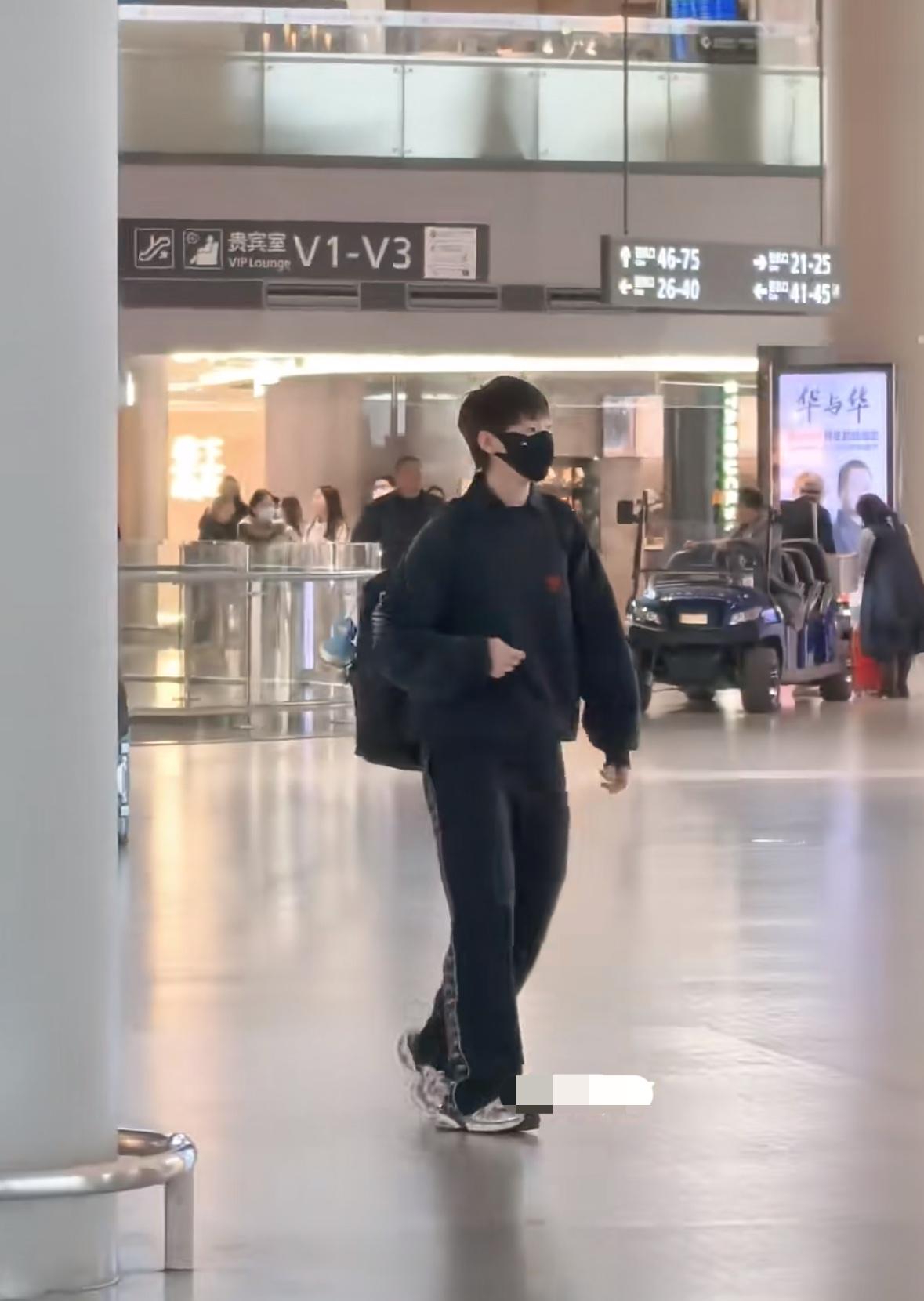 12月29日王曼昱圆满结束南京乒超总决赛——回上海参加活动啦
乒超联赛决赛，王曼