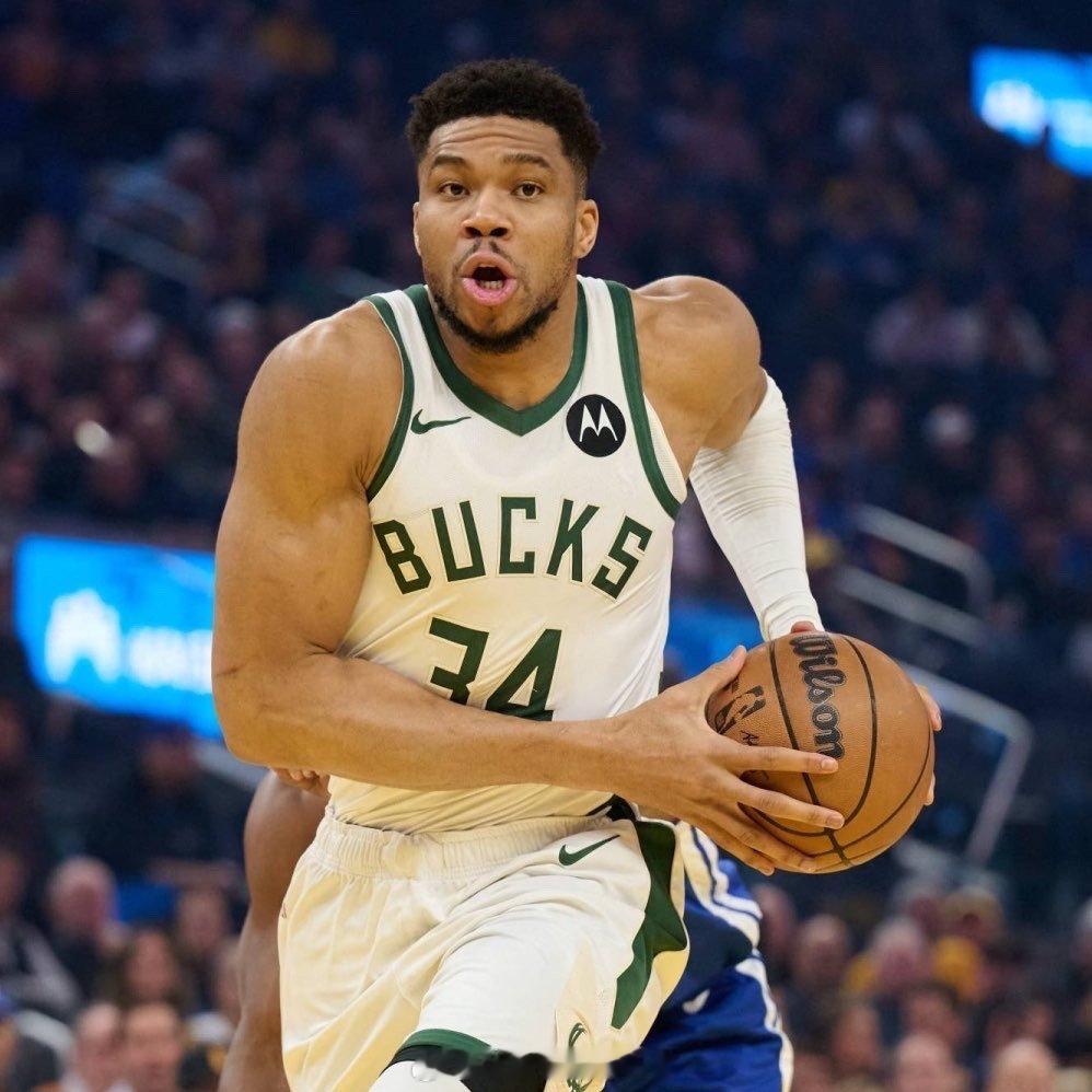 Michael Pina：如果火箭决定保留杜兰特并孤注一掷，那么字母哥、伦纳德或