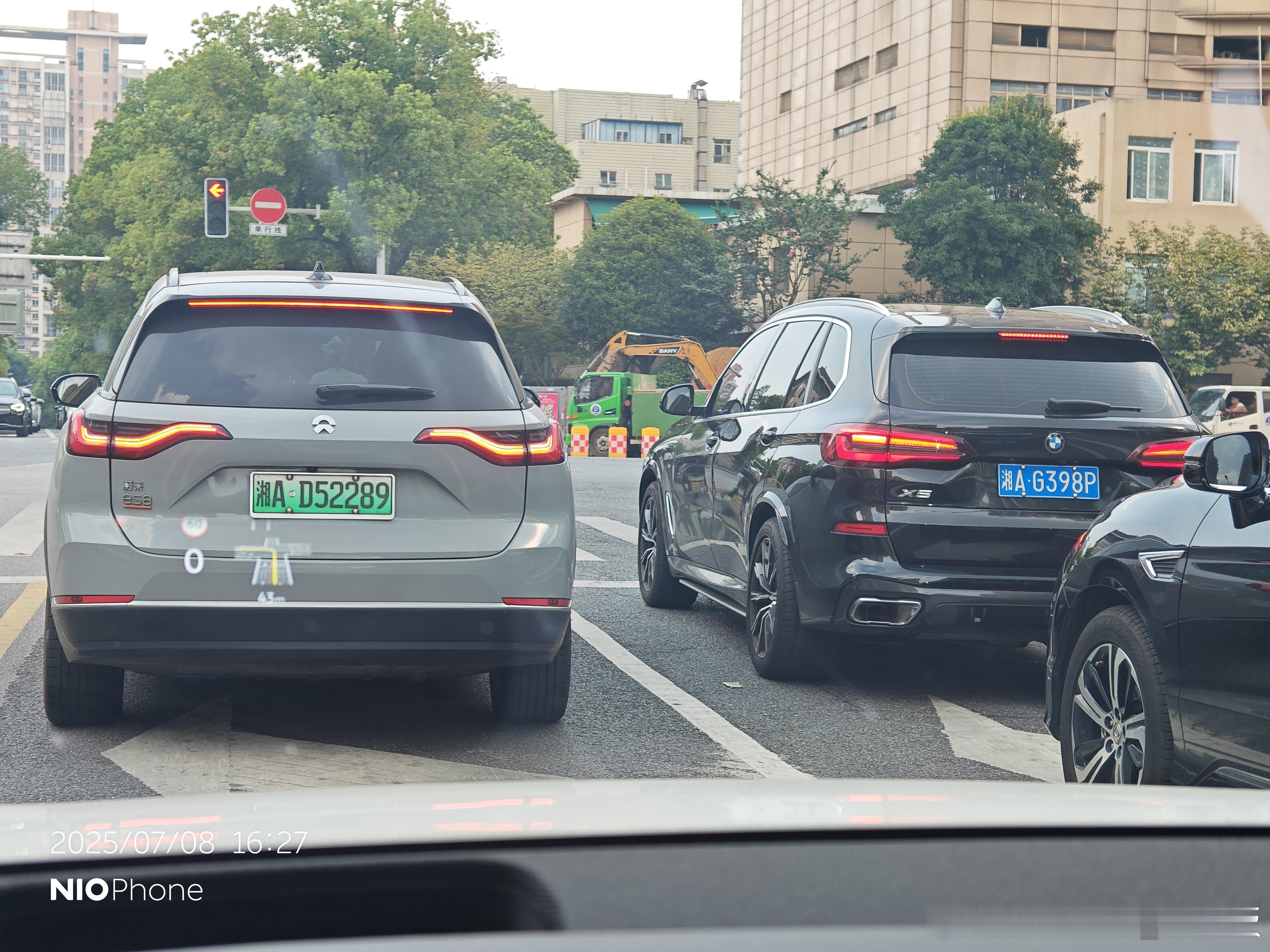 越看越觉得这辆车气质怎么那么雷同蔚来汽车大v聊车 ​​​