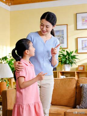 公安大学教授保命的七句话，要反复灌输女儿：
01、缺钱一定要找爸妈，绝对不碰校园