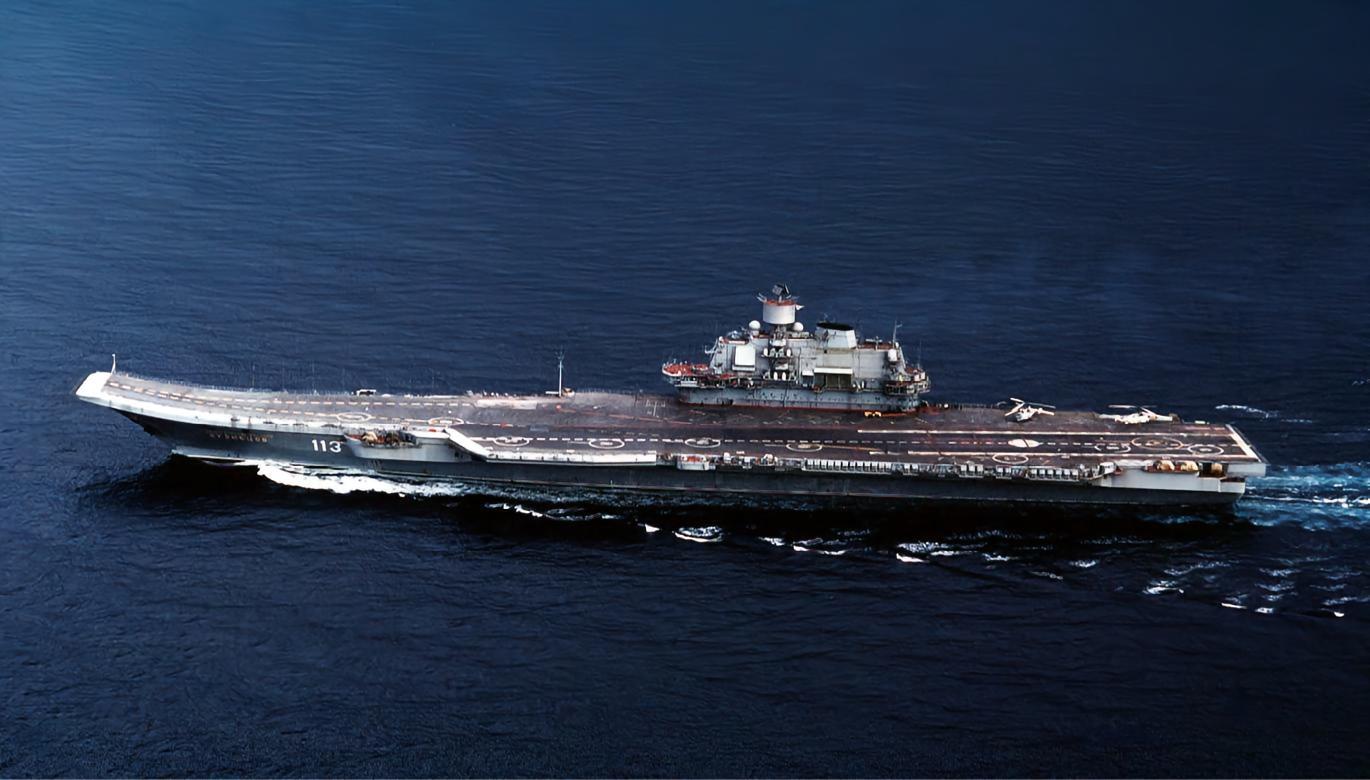 每天认识一件兵器 俄罗斯“库兹涅佐夫”号航空母舰“库兹涅佐夫”（Kuznetso