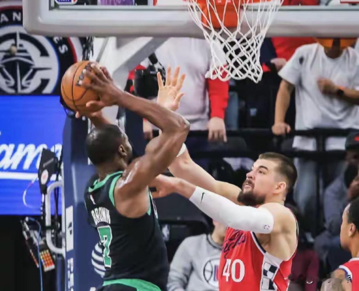 祖巴茨复出影响了小卡的神奇吗？祖巴茨伤停的六场比赛快船队六连胜，并且小卡场均39