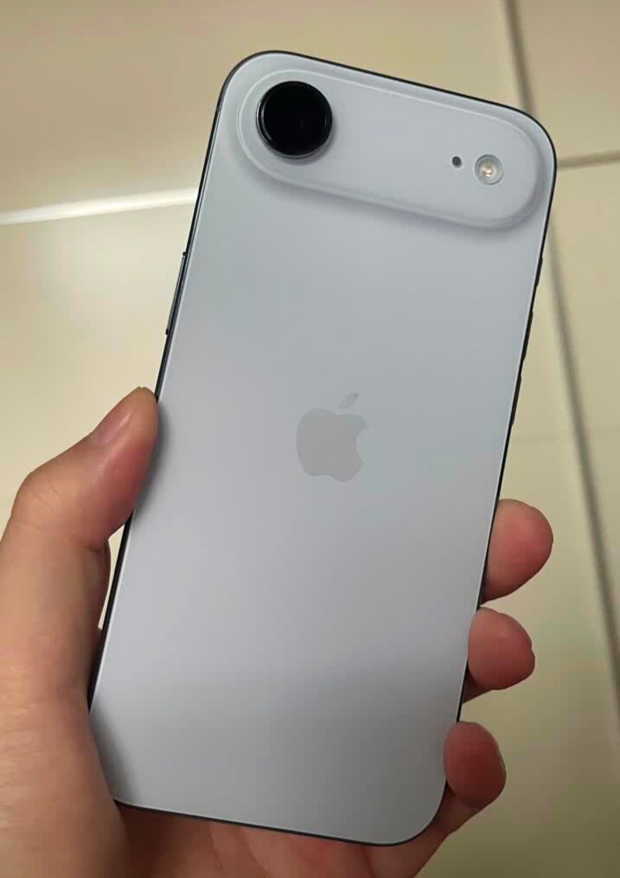 7999没人买5499卖断货降价后果然真香所以大家都有入手了吗iPhoneAir