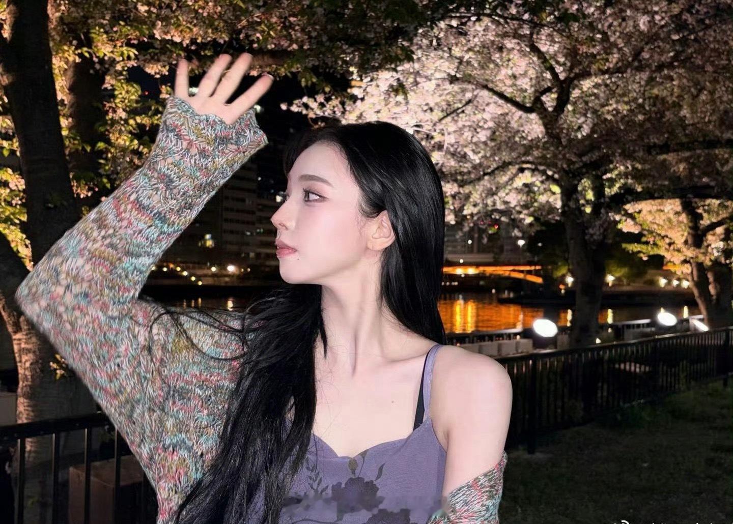 柳智敏穿的长裙只要92元柳智敏身为顶流艺人，却选择百元不到的平价长裙，没有刻意追