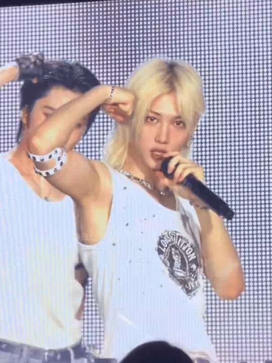 无意拉踩 ​​​