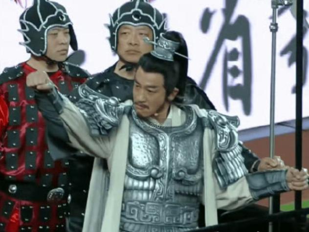 何润东项羽装扮现身宿迁奥体！
何润东是真真吃到了《逐玉》的红利，靠与张凌赫粉底液