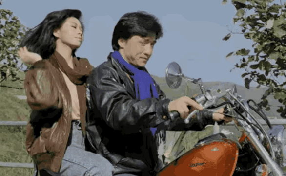 原来骑摩托撩妹的鼻祖是成龙啊！