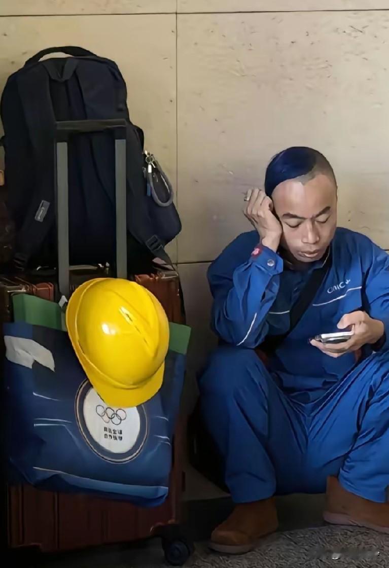 网红“焊武帝”翻车，他被中集开除了！女朋友分手，合作伙伴分道扬镳！
他饿不死，只