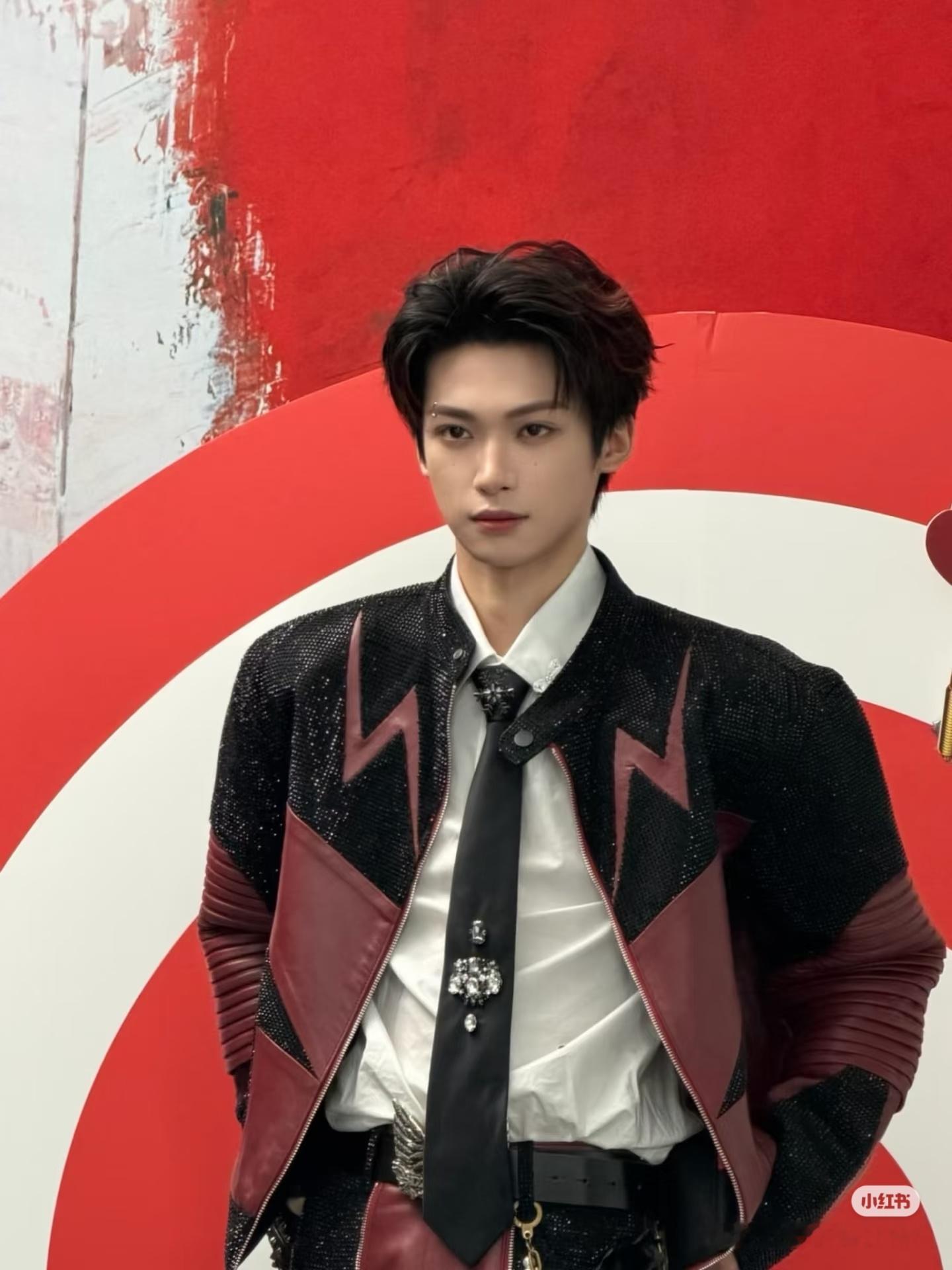 梓渝[超话] 🔮梓渝 满天辉映的不止星光 还有你眼中的星河鹭起​​​