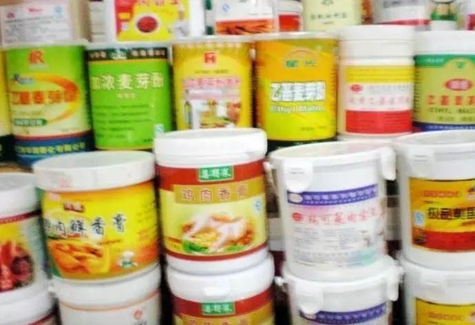 一些常见的食品添加剂可能会悄悄增加患癌症的风险。食品添加剂是为了改善食品的口感、