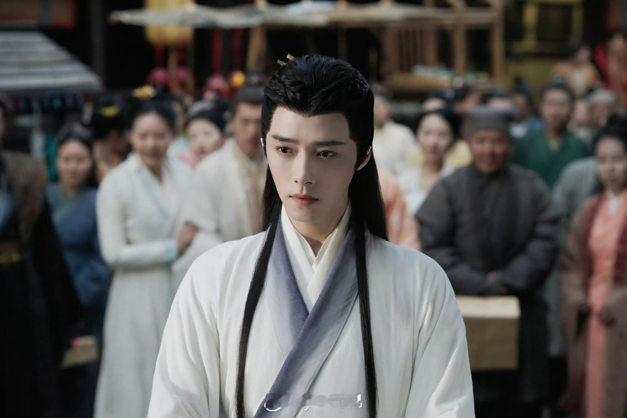 方逸伦在线回应热搜没想到方逸伦本人这么有趣，水龙吟的柳眼好适合他，从“小白花”到