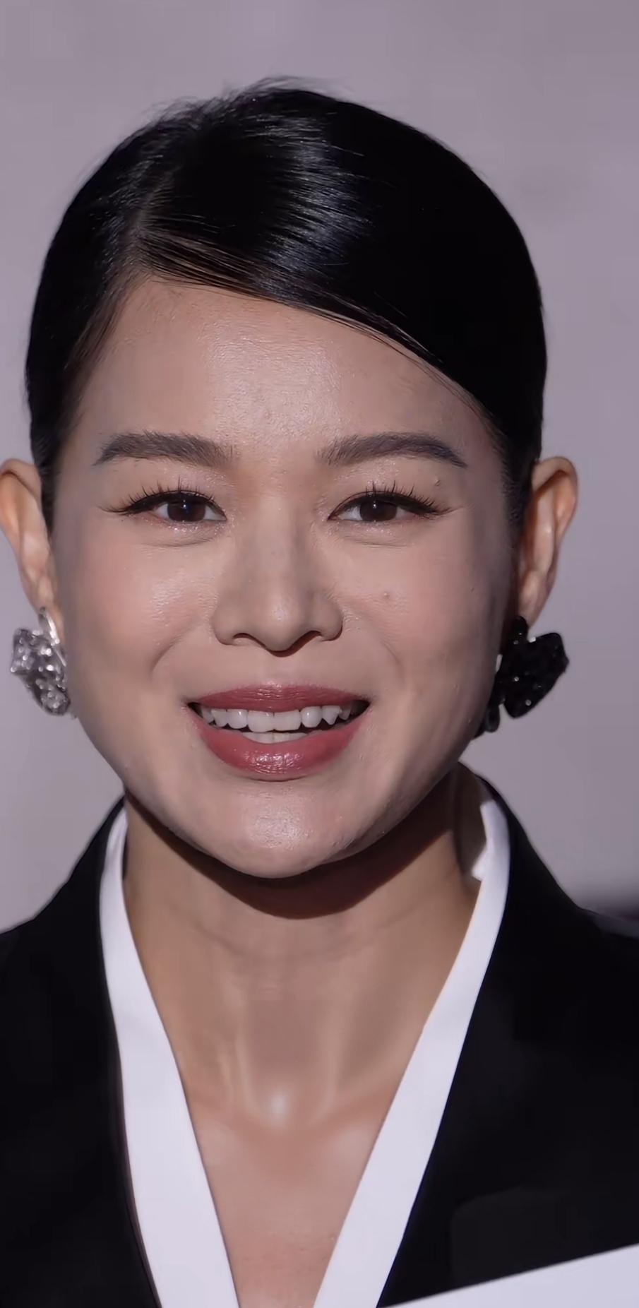 45岁胡杏儿，无美颜无滤镜的状态