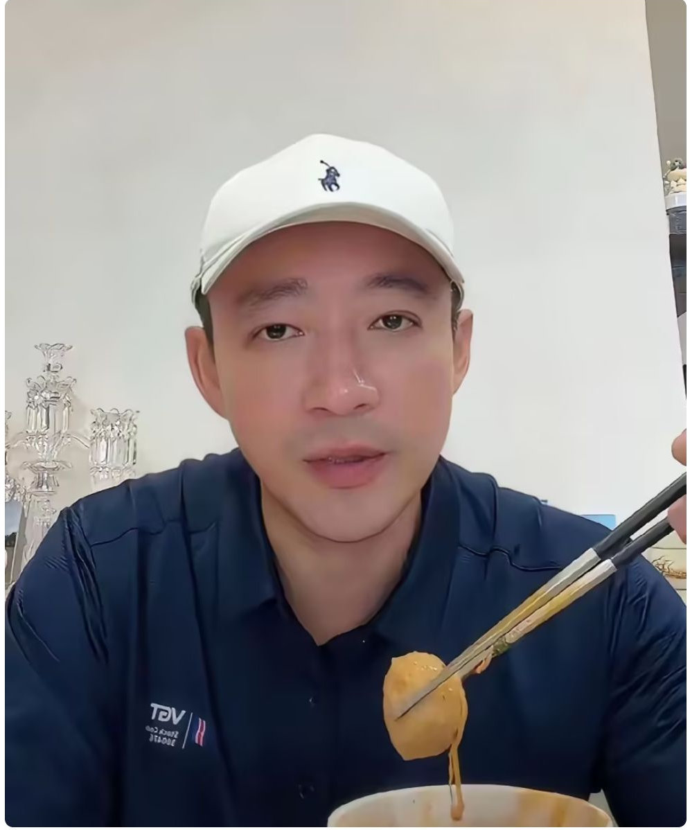 12岁玥儿太没安全感！毕业典礼前反复确认爸爸会不会来，汪小菲直言：孩子初回北京读