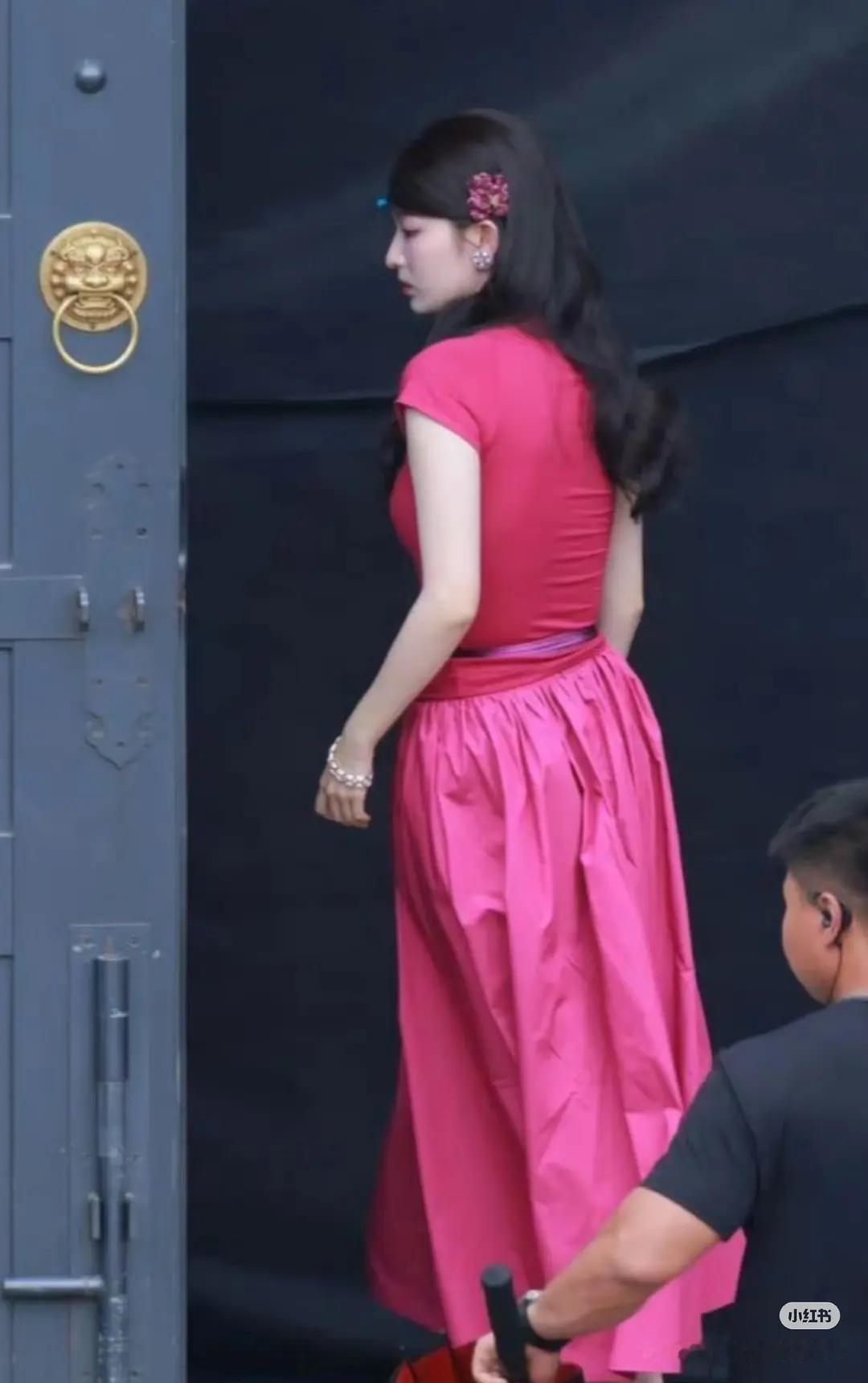 王楚然每天在穿什么丑衣服啊 