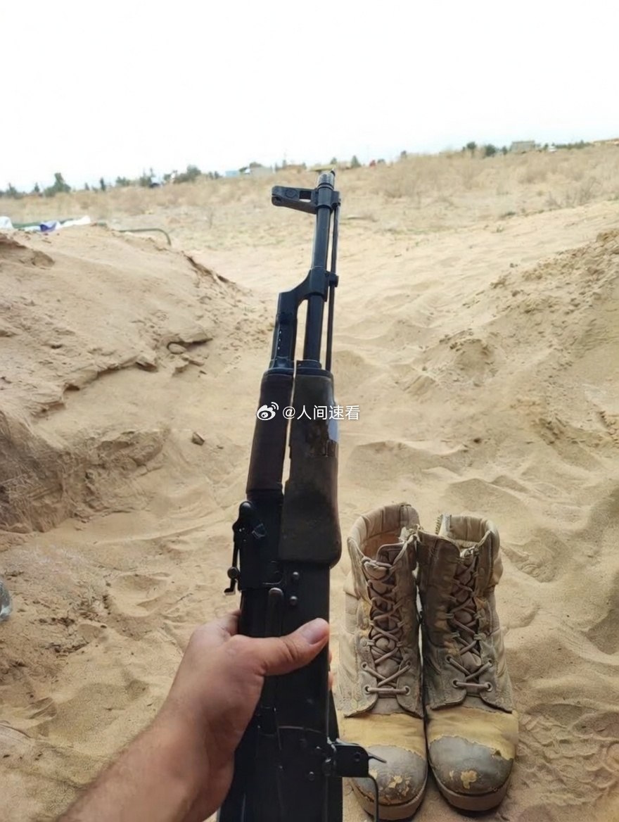 伊朗或给美以双重惊喜一名伊朗士兵驻守在哈格岛上等待美国可能发动的入侵行动第二张图