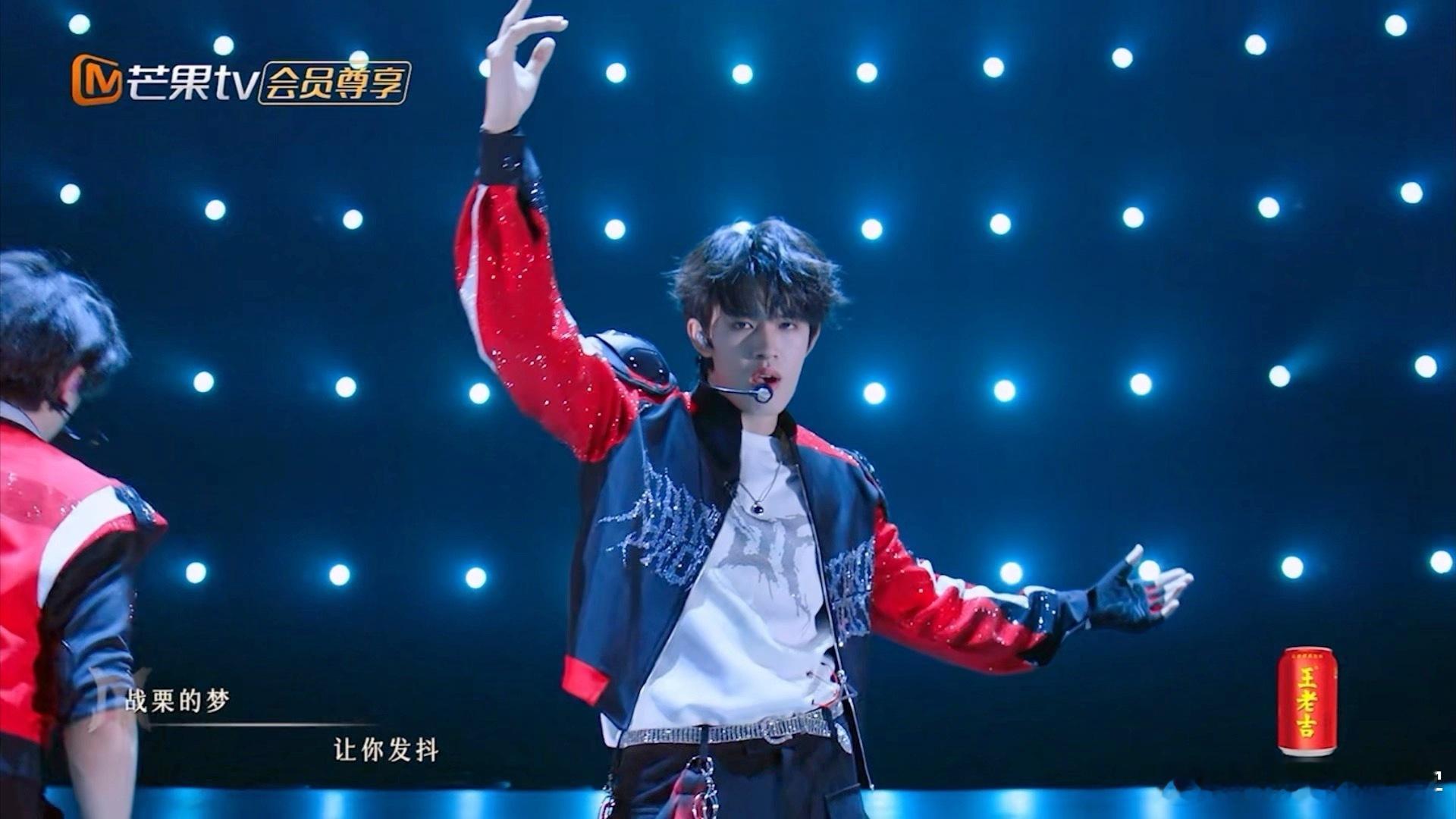 张极披荆斩棘大主唱加一 看披荆斩棘，张极的 vocal 让人眼前一亮。唱腔丝滑，