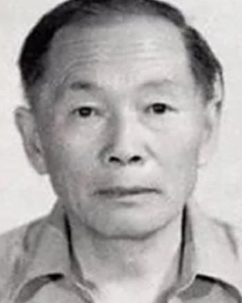 1989年，几名美国中情局探员突然出现在一位中国老人的家门口，出示证件后，直接对