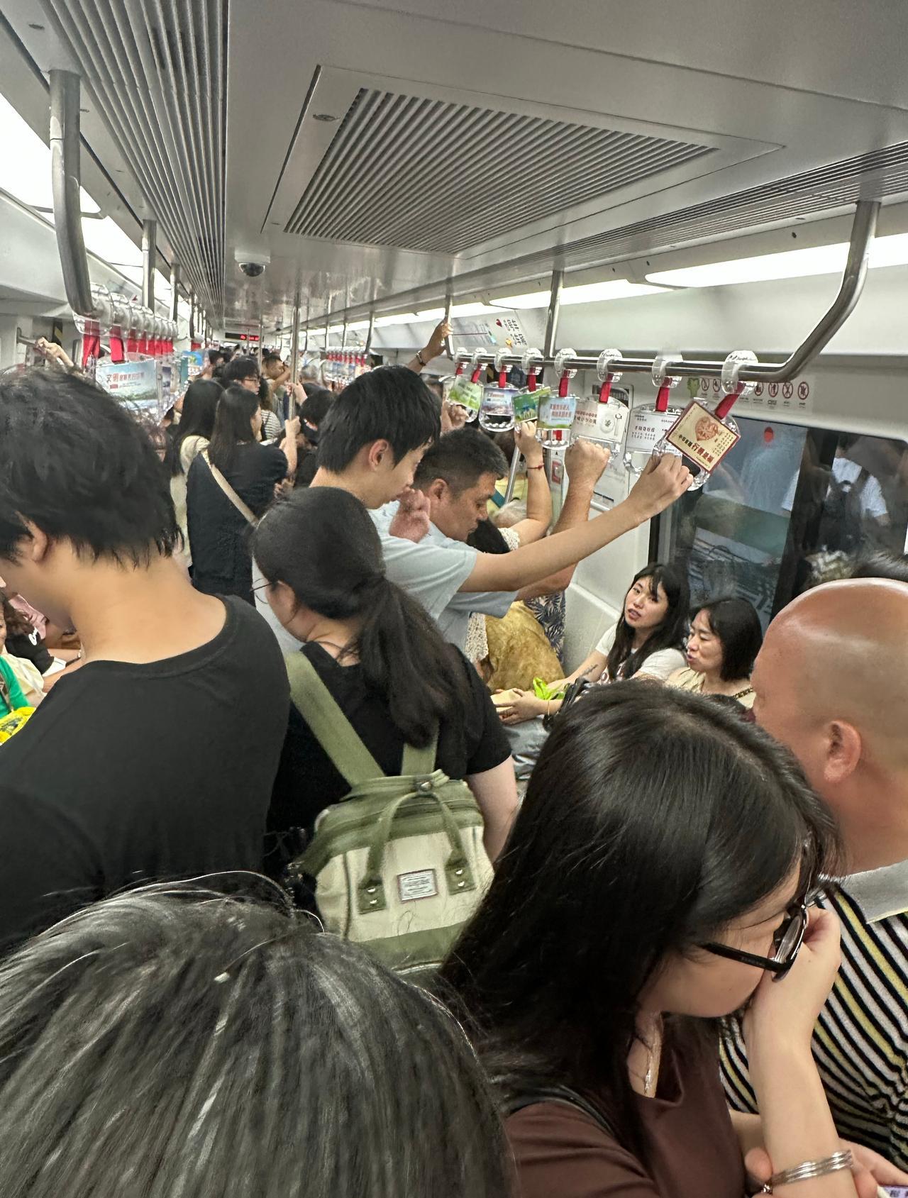 福州地铁国庆前三日客流合计已达363.13万人次 ​​​