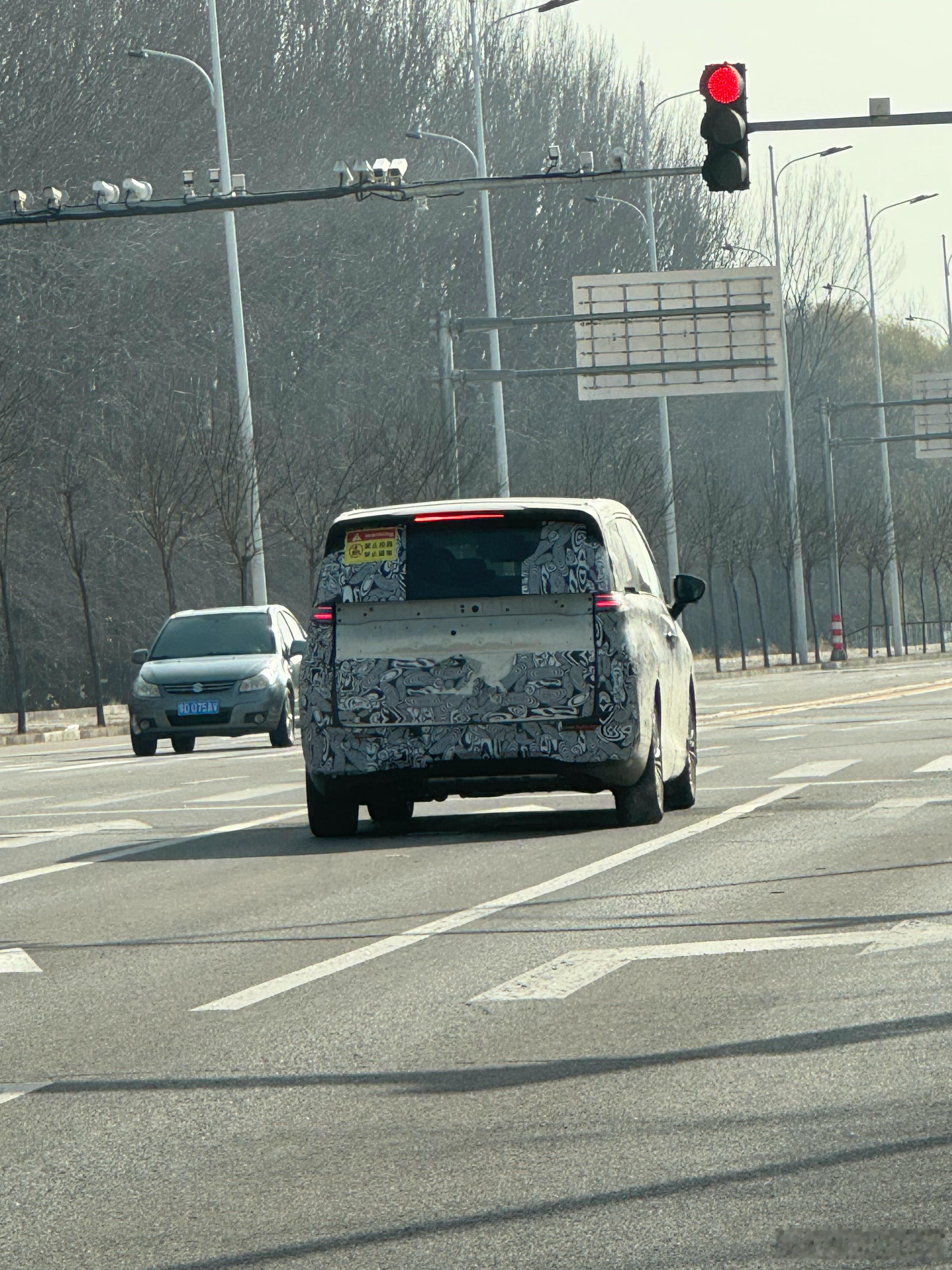 继续来猜测伪装车我与汽车的日常