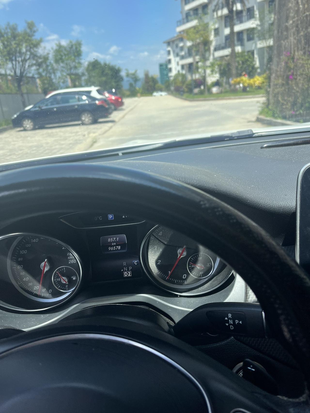 今天的方向盘很烫手，更何况还得搬砖