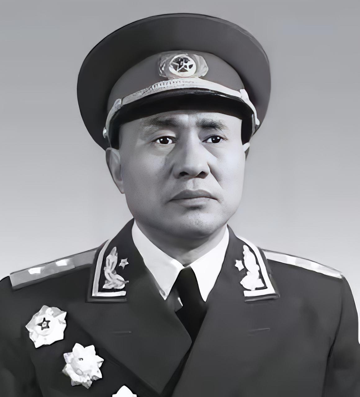 他是“塔山猛虎”，开国中将，他临终遗言：死后不回八宝山，把我葬在塔山。这个将军是