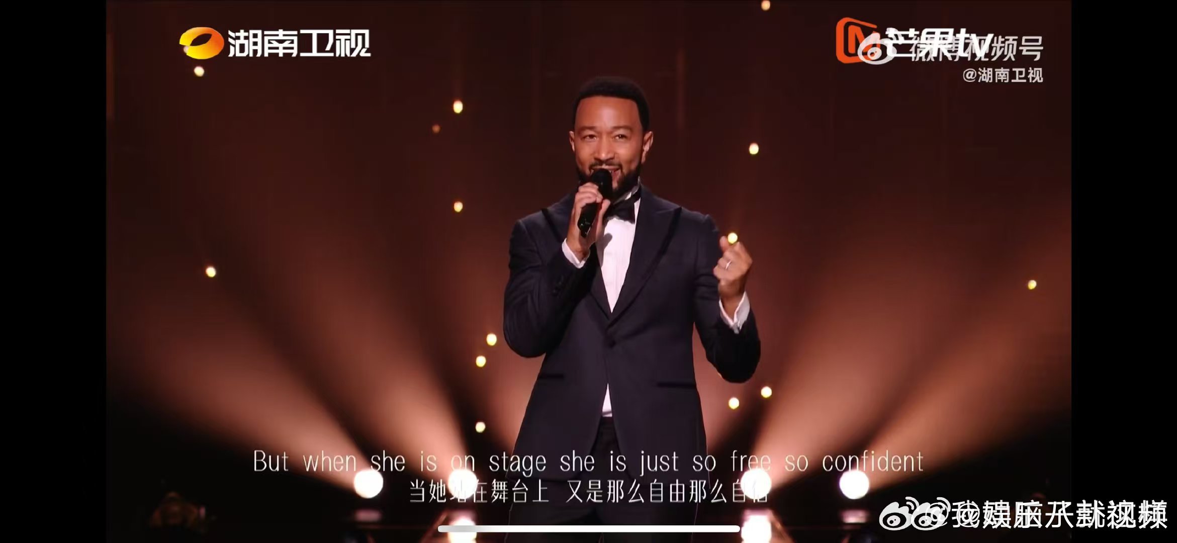 歌手排名歌手开场格莱美本周袭榜嘉宾约翰·传奇正式亮相，言语间满是对各位歌手的尊重