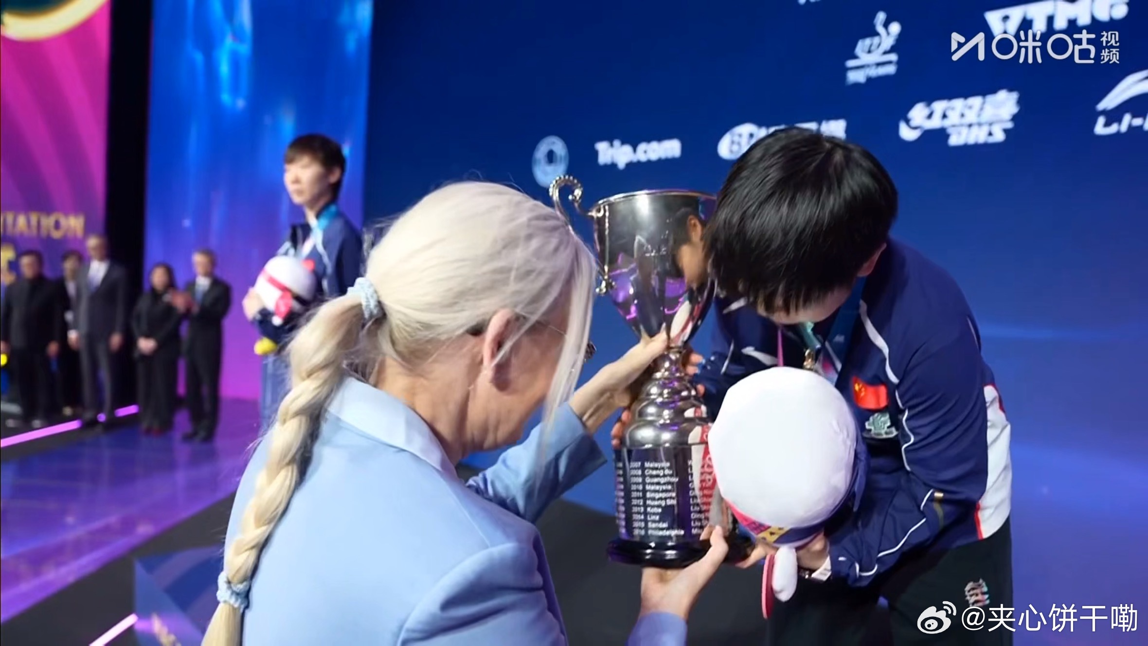 孙颖莎冠军再次恭喜创历史的莎莎