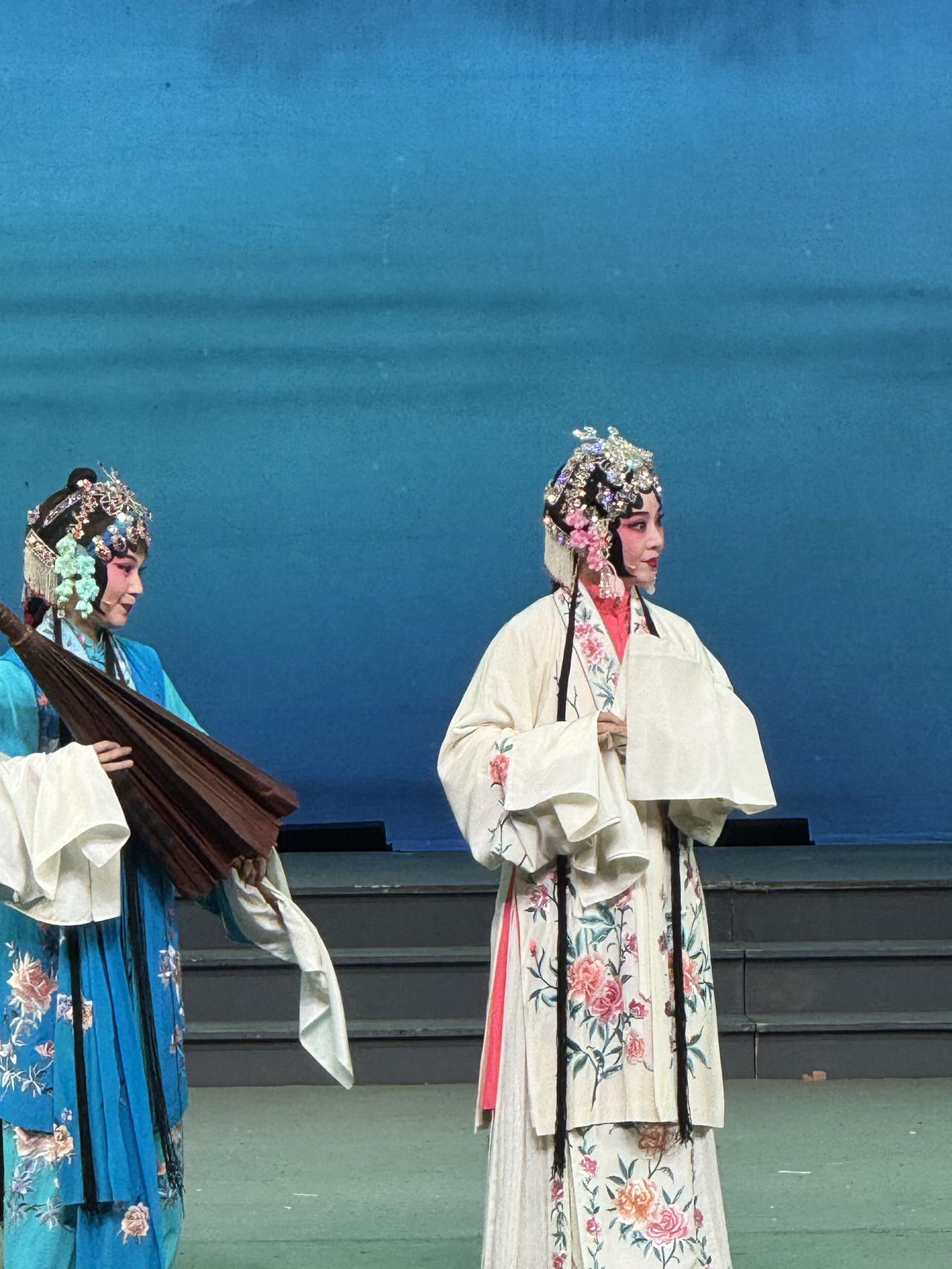 中国评剧院演出《白蛇传》主演：郑岚、张国强、王欢