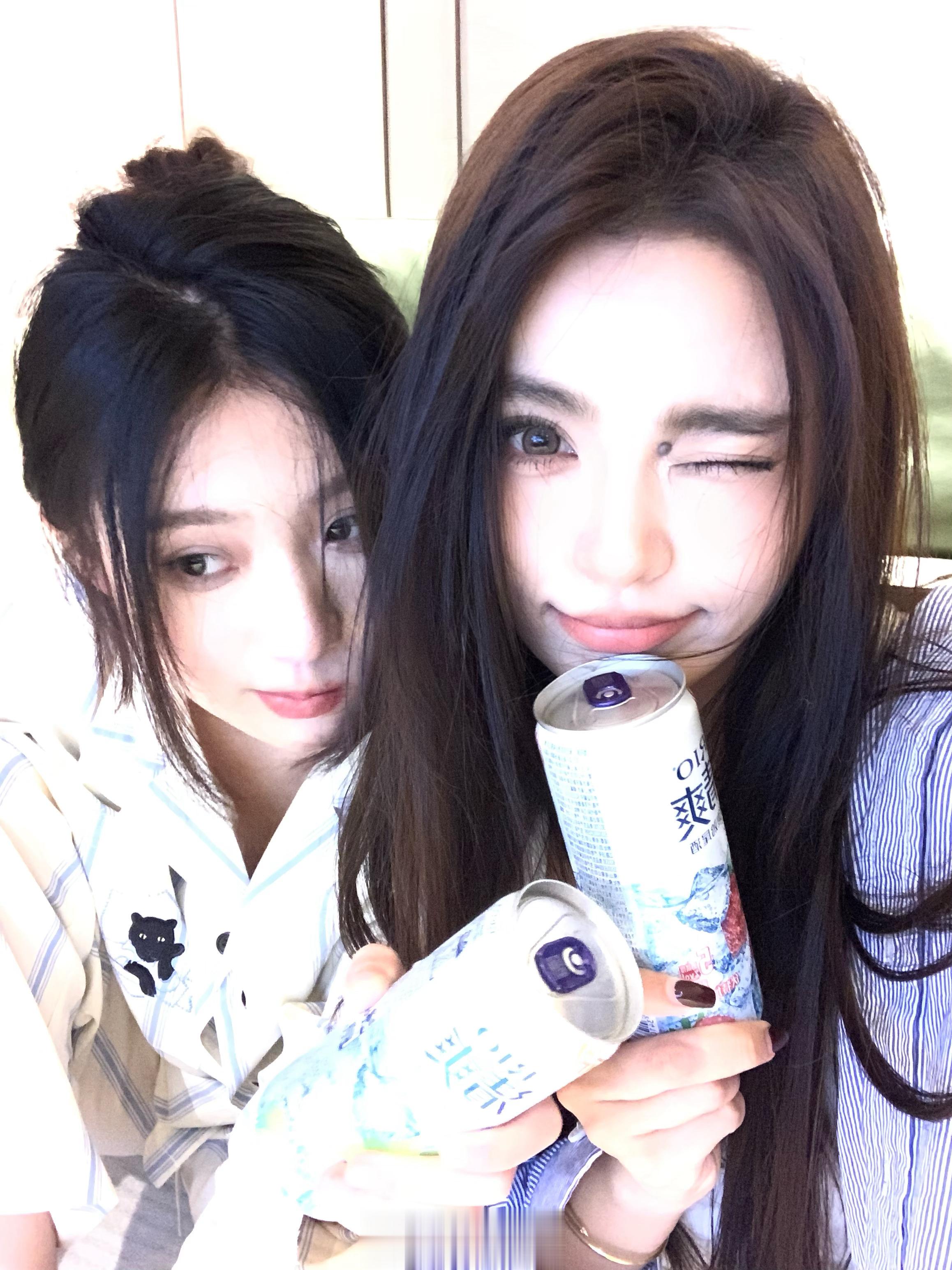 和我家🐔去赴约咯哈哈哈履行上次的约定✌🏻 浅玩一下啦[彩虹屁]我俩自拍真的是
