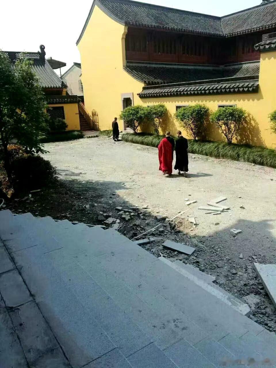 费氏｜墙现圣像、蒙佛接引完整故事（出自《善女人传》）原文梗概费氏，明代湖州人，年