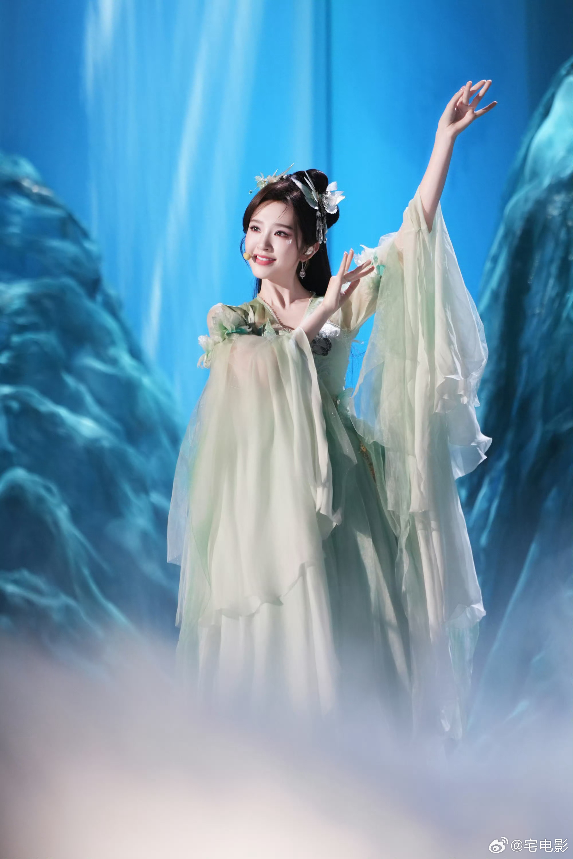 唐艺昕团想唱左边乘风四公双人合作曲限时推荐粉丝强制爱投《少一点天分》了