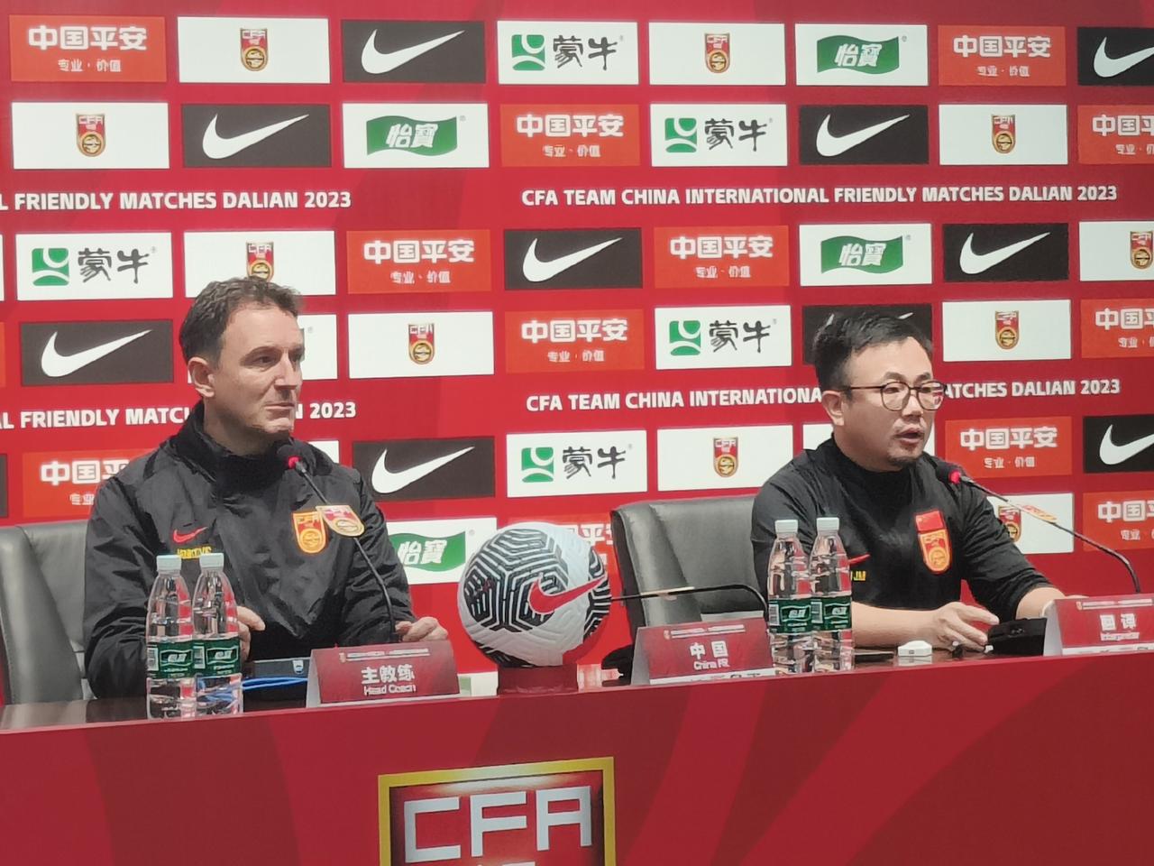 说个笑话【扬科维奇：失误因强队暴露我们弱点，多打高水平比赛才能解决问题】。在地球