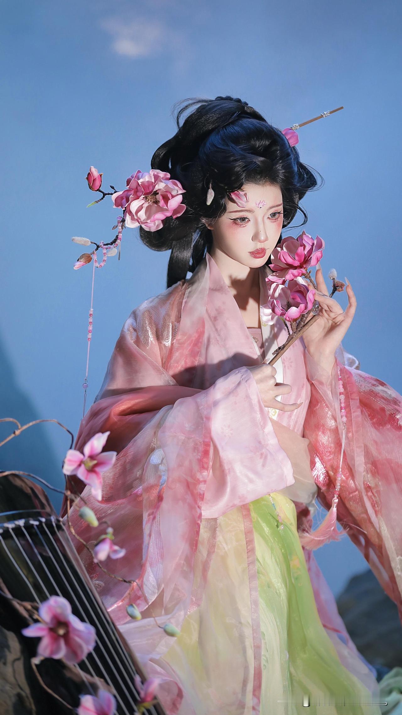 东方佳人｜东方美人。“清冷入骨，温柔入魂。有些美，只可远观。” 东方气质美人 东