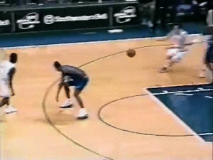 纳什打球，有一种四两拨千斤的感觉。