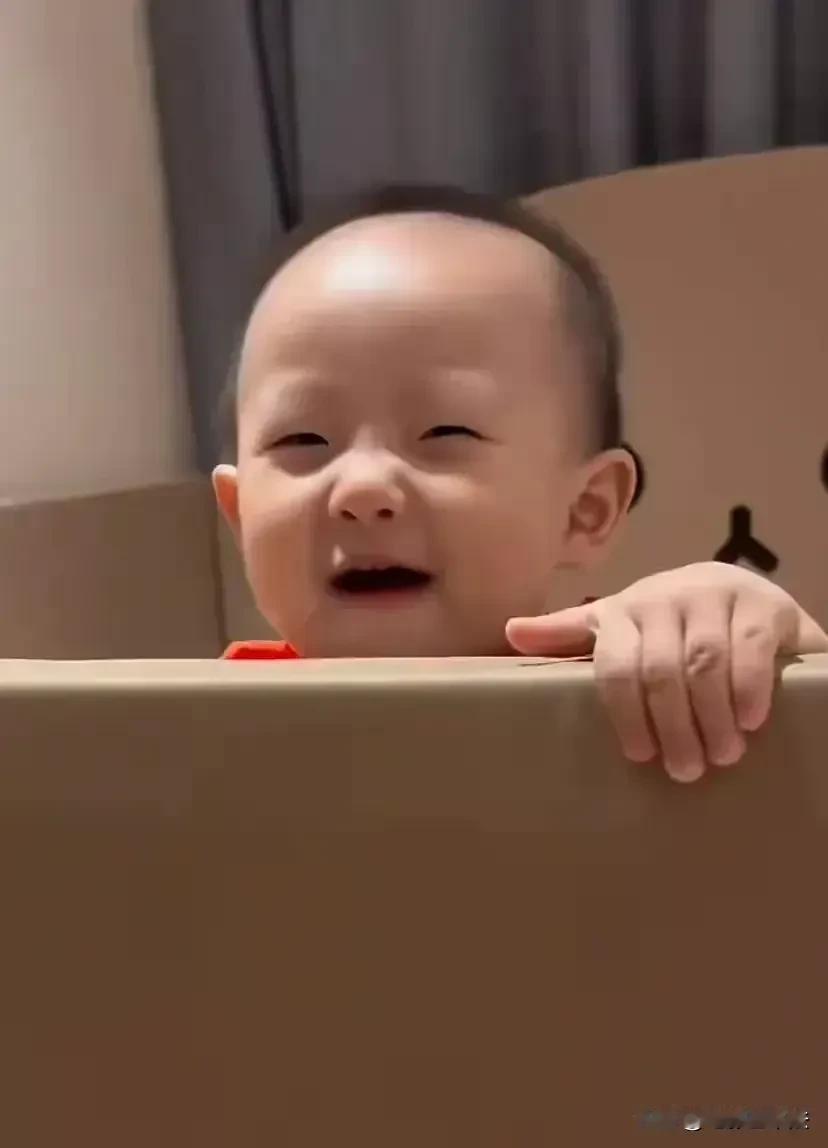 很多人夸赞黄一鸣精明有手段，说她不是无脑网红，说她小小年纪能从巨富家拿走一个小目