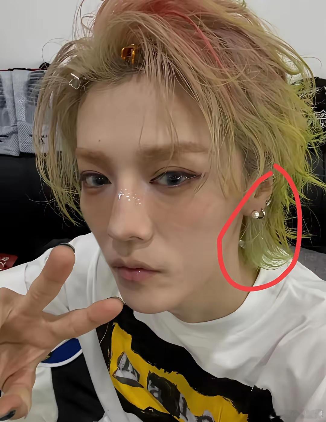 本以为鹿晗的状态真的回来了结果鹿晗首晒自拍却被眼尖的网友发现了细节，根本不是大家
